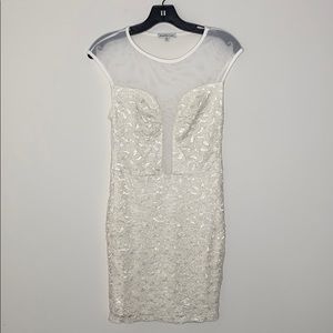 CHARLOTTE RUSSE Bodycon Floral Lace White Medium